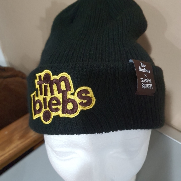 Justin Bieber/Tim Hortons Toque - Picture 1 of 3